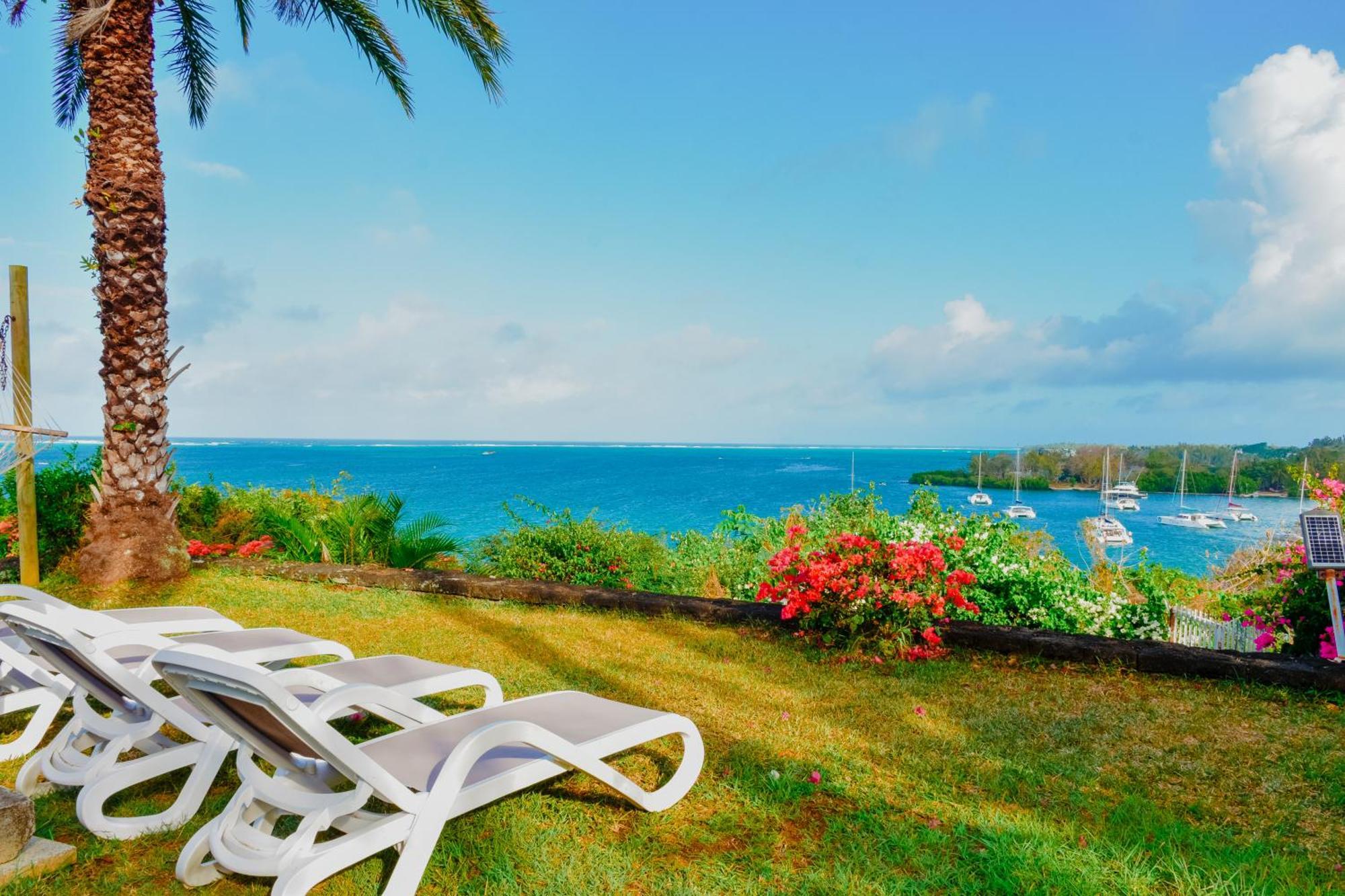 Boutique Villa On The Rocks With Stunning Sea Views, Infinity Pool & Private Sea Trou d'Eau Douce Bagian luar foto