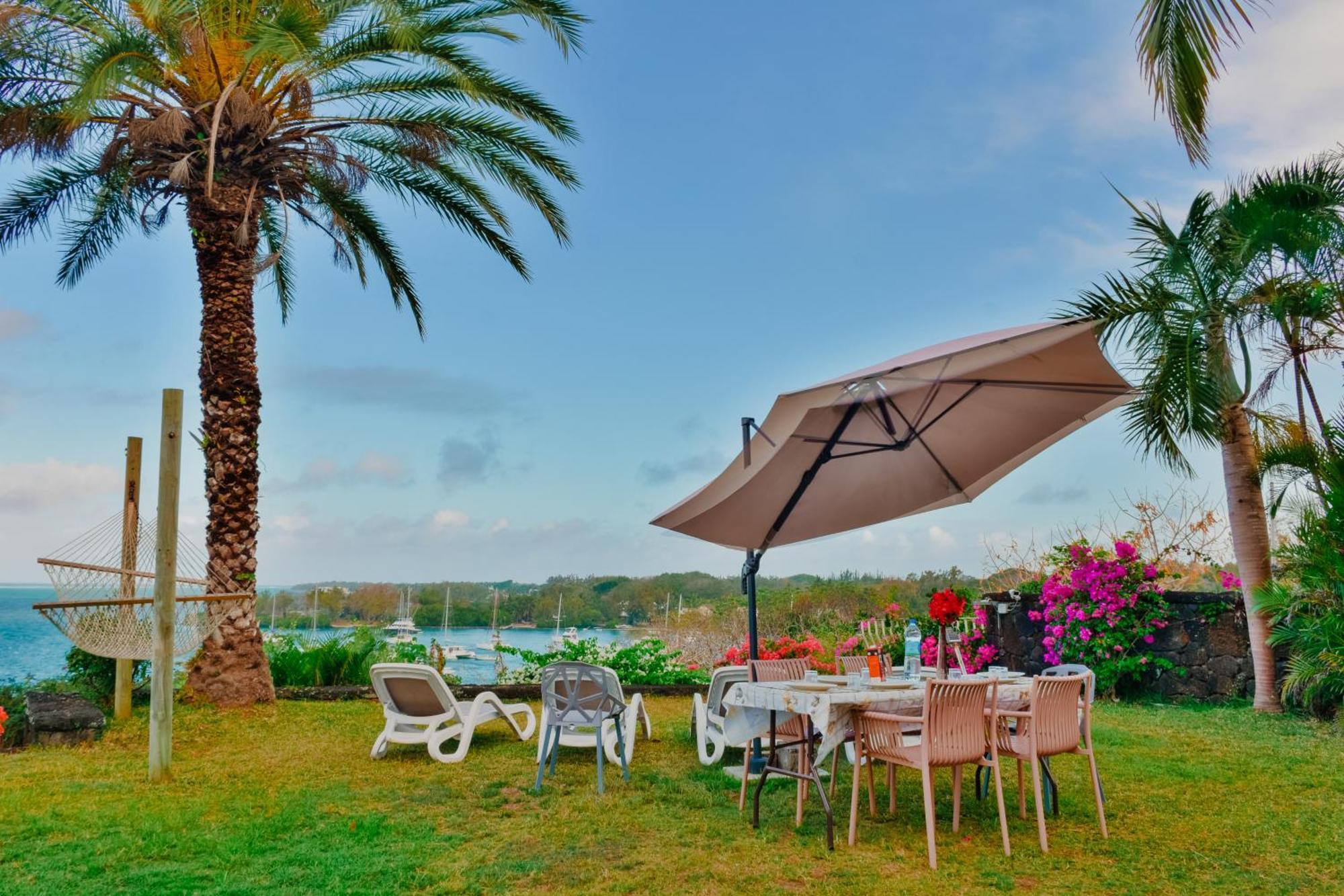 Boutique Villa On The Rocks With Stunning Sea Views, Infinity Pool & Private Sea Trou d'Eau Douce Bagian luar foto
