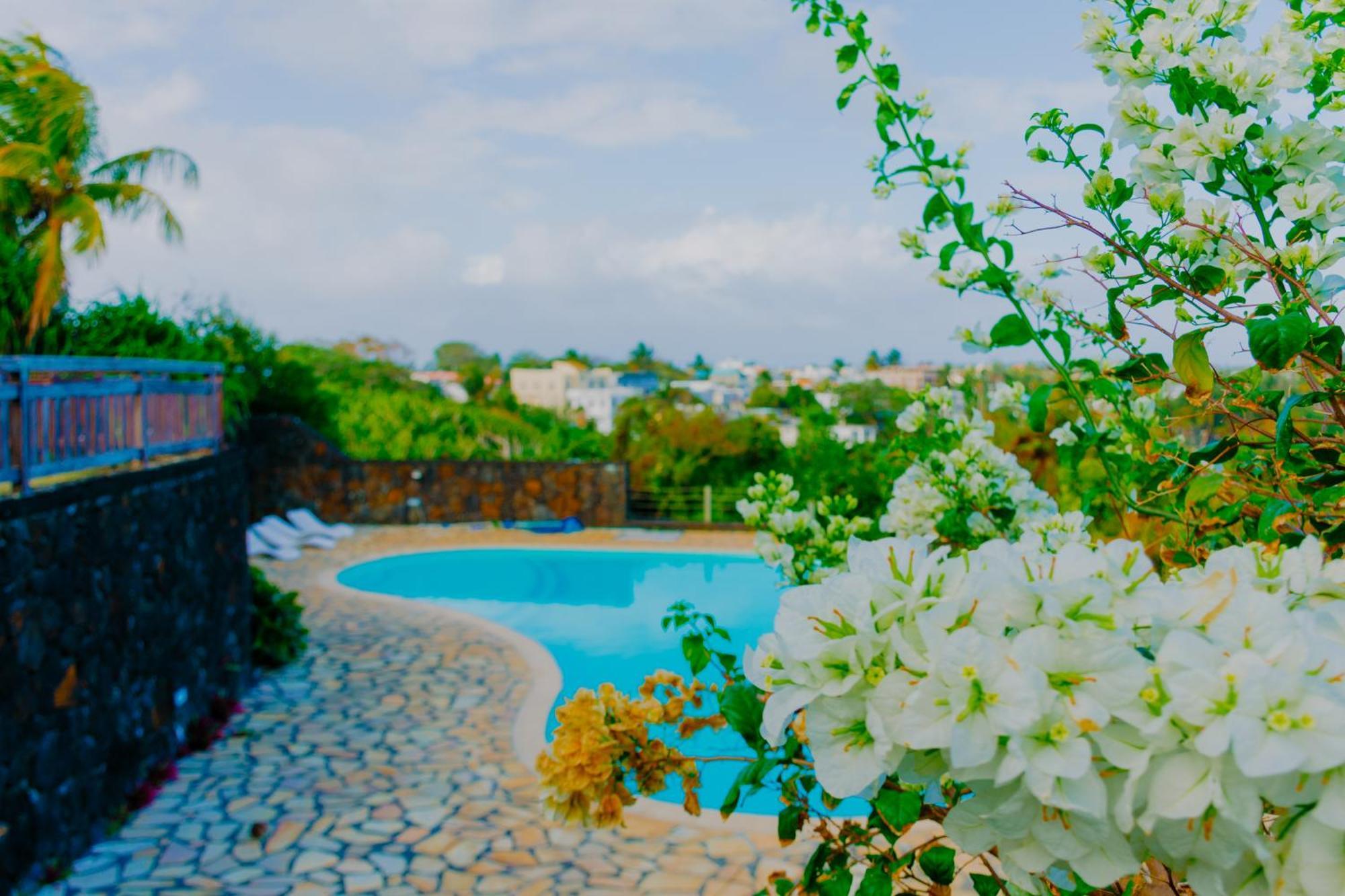 Boutique Villa On The Rocks With Stunning Sea Views, Infinity Pool & Private Sea Trou d'Eau Douce Bagian luar foto