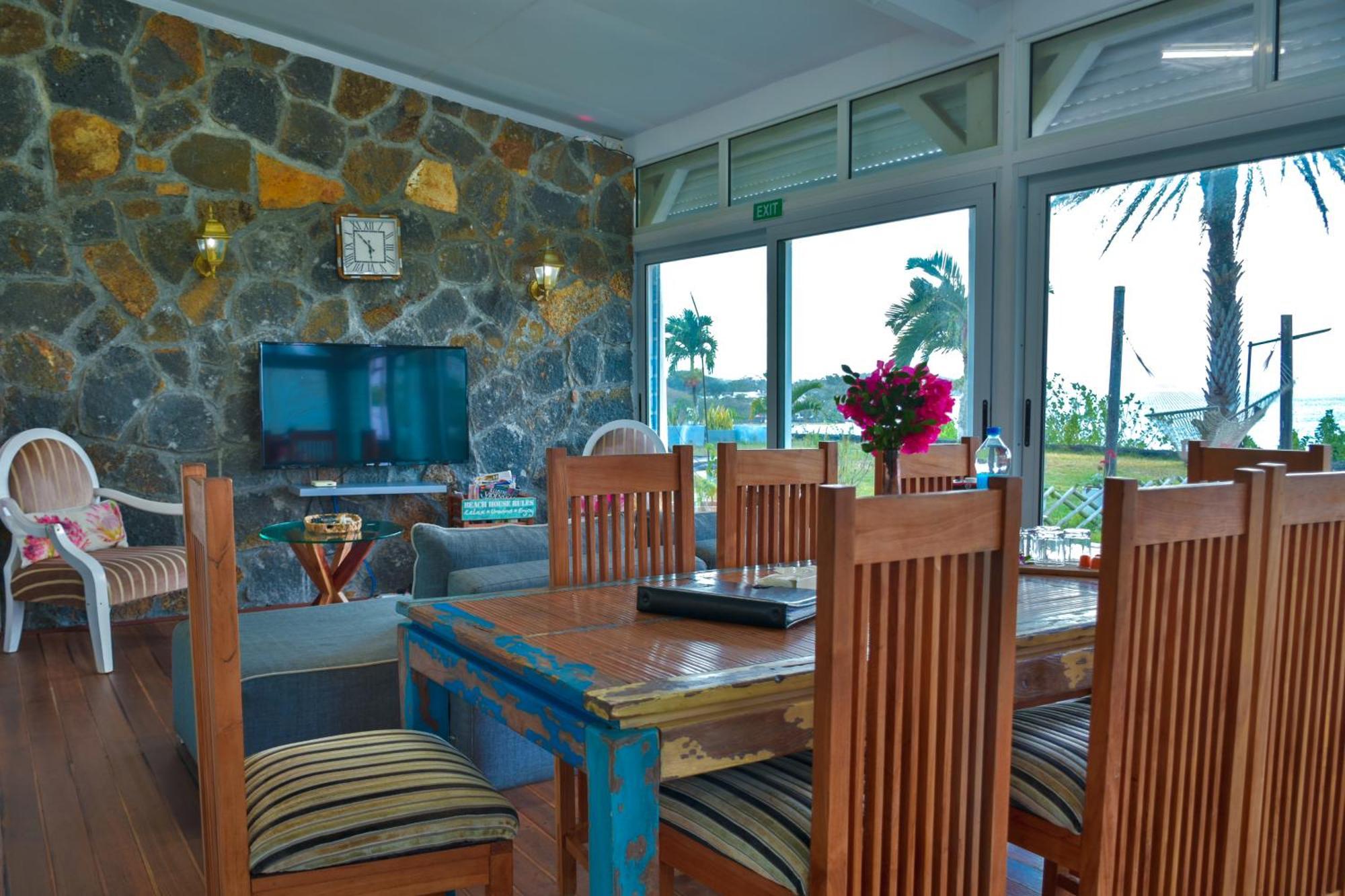 Boutique Villa On The Rocks With Stunning Sea Views, Infinity Pool & Private Sea Trou d'Eau Douce Bagian luar foto
