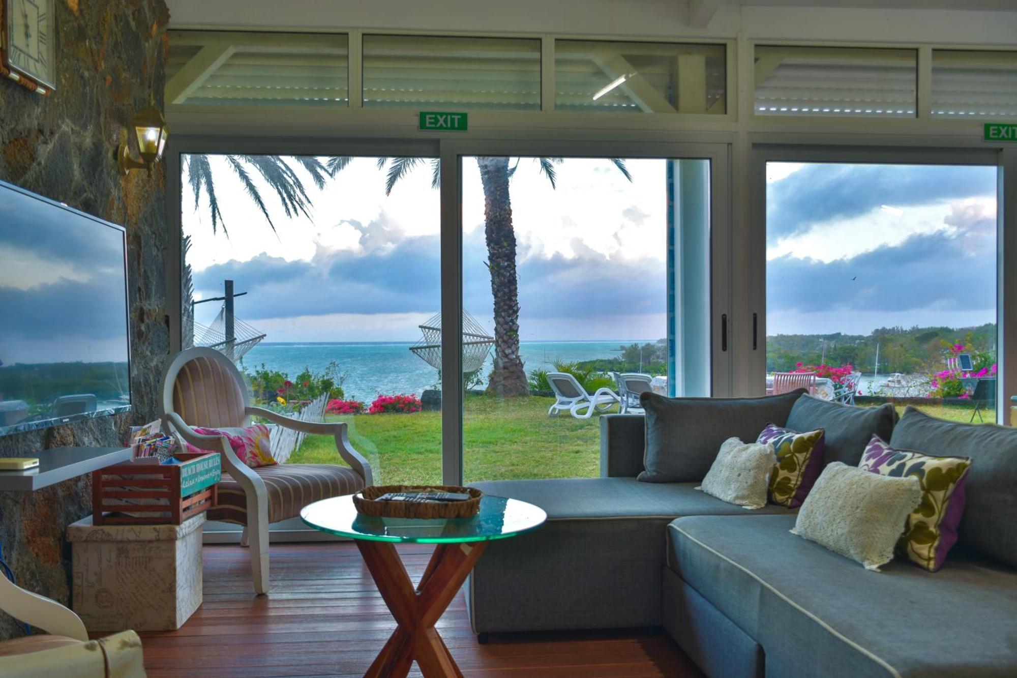 Boutique Villa On The Rocks With Stunning Sea Views, Infinity Pool & Private Sea Trou d'Eau Douce Bagian luar foto
