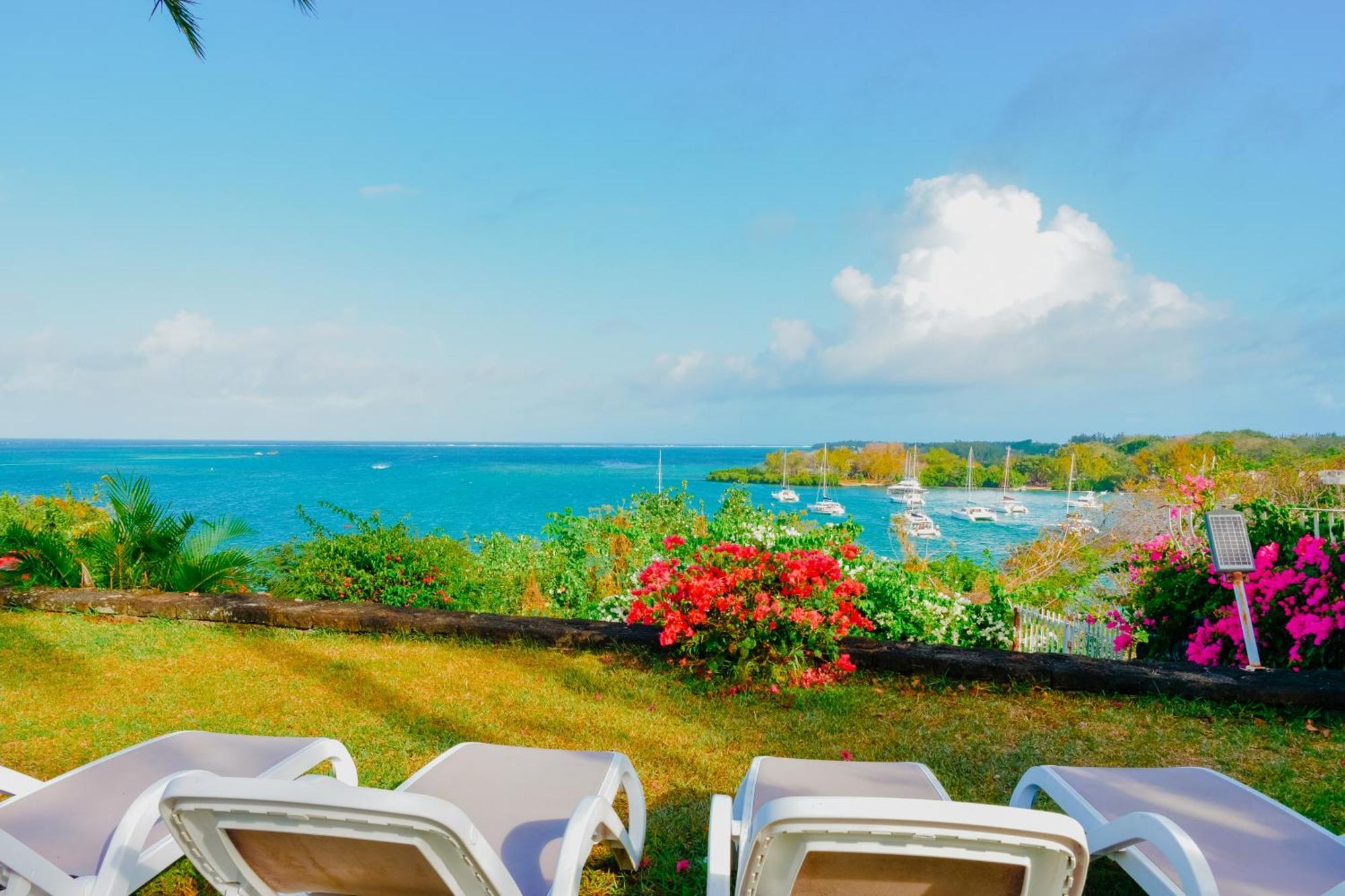 Boutique Villa On The Rocks With Stunning Sea Views, Infinity Pool & Private Sea Trou d'Eau Douce Bagian luar foto